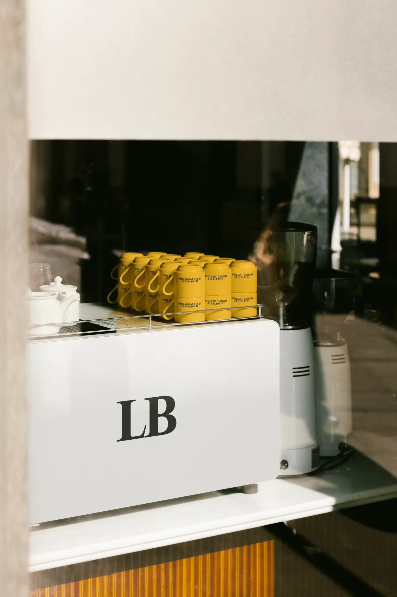 Bendito Mockup — Iconic mockups for iconic designers