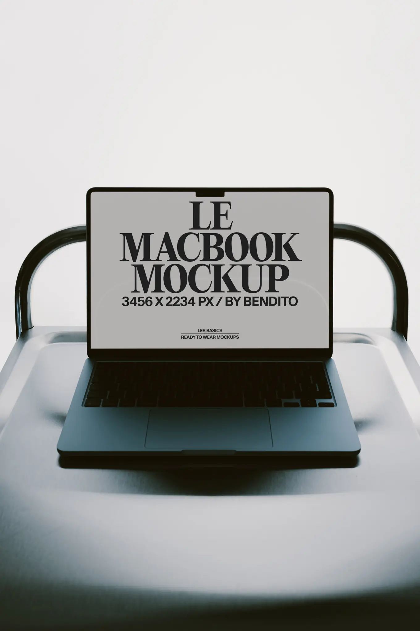 LB26 W23 Le Macbook Mockup - Bendito Mockup