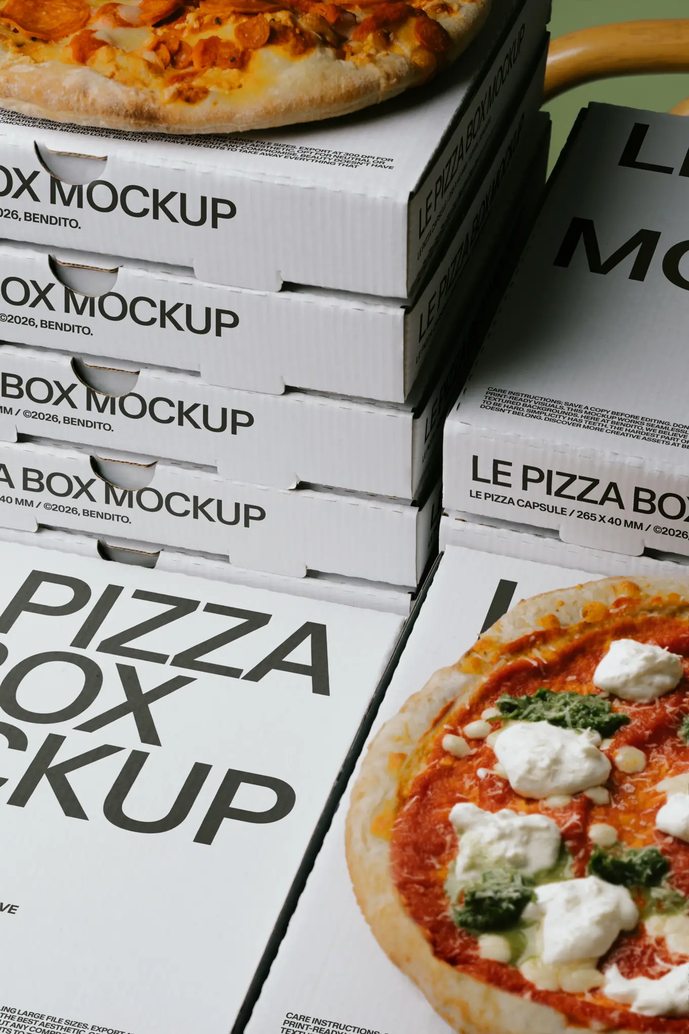 LB26 W28 Le Pizza Box 07 Mockup - Bendito Mockup
